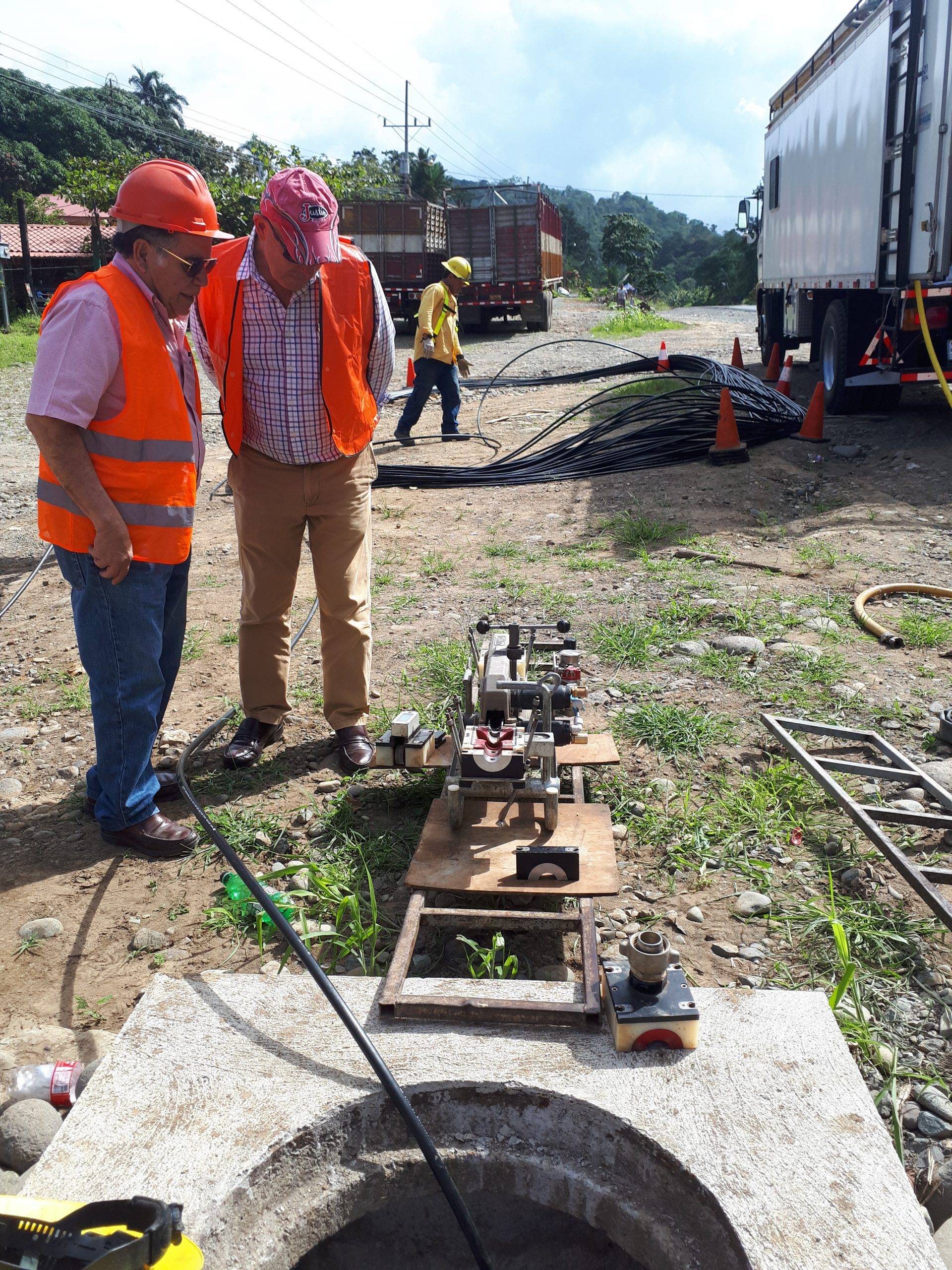 Decoding The Digital Highway:  How Fiber Optics Transmit Data - wet9ptt